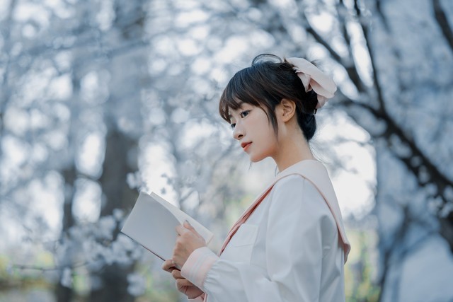  Cherry Blossom Statue in Spring Nikon Z f+Z 85mm f/1.8 S Live Shooting Experience