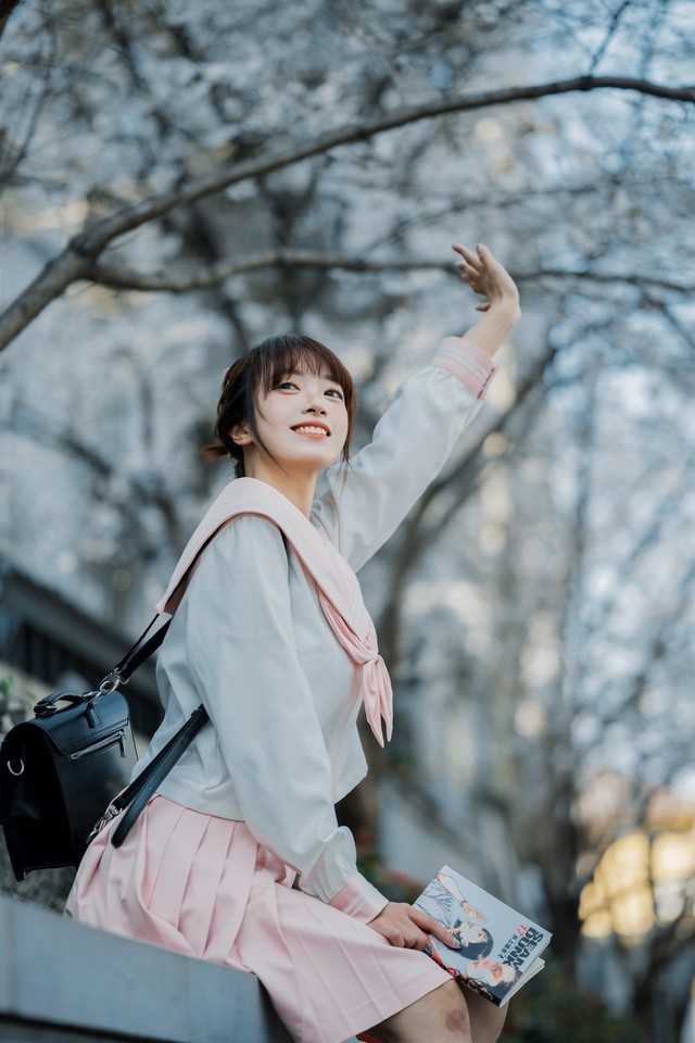  Cherry Blossom Statue in Spring Nikon Z f+Z 85mm f/1.8 S Live Shooting Experience