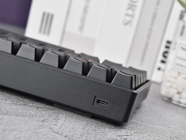 雷柏V500DIY热插拔背光游戏机械键盘评测：全键位热插拔