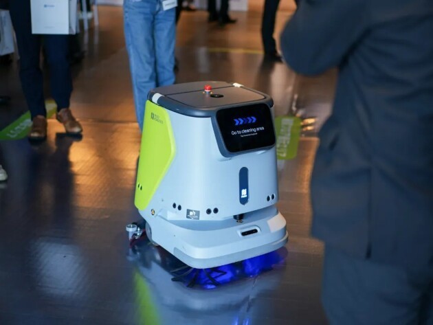 普渡科技召开日本战略发布会，商用清洁机器人CC1和SH1正式在日本上市！