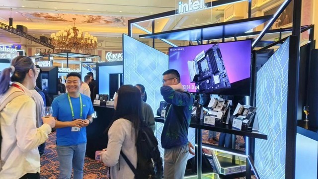 uIntel LOEM Summit 2023   u屸ܹʿͻϿ