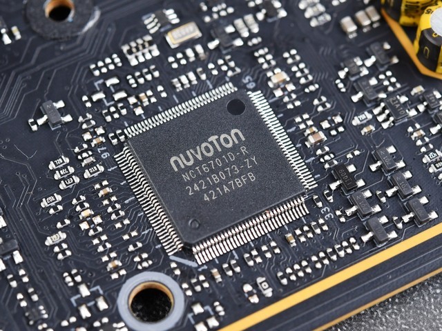 չ ˶ROG CROSSHAIR X870E HEROͼ