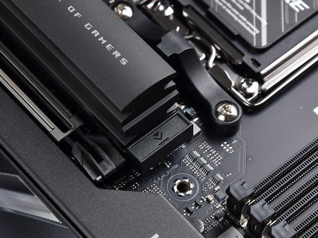 չ ˶ROG CROSSHAIR X870E HEROͼ