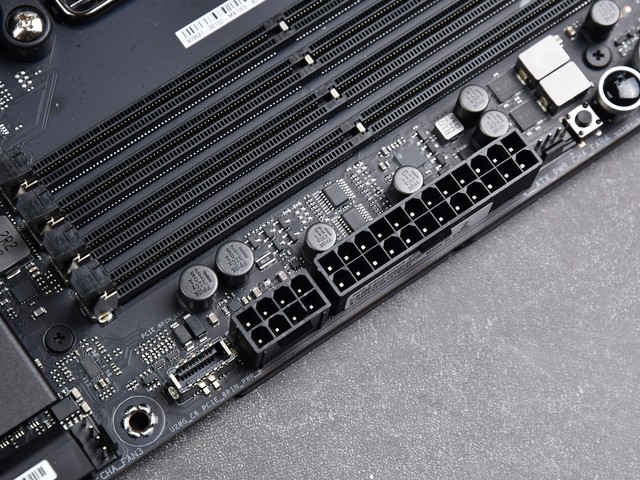չ ˶ROG CROSSHAIR X870E HEROͼ