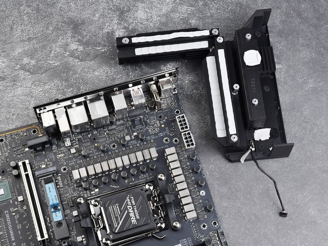 չ ˶ROG CROSSHAIR X870E HEROͼ