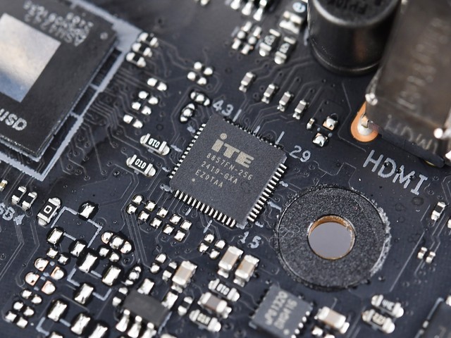 չ ˶ROG CROSSHAIR X870E HEROͼ