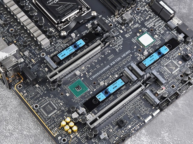 չ ˶ROG CROSSHAIR X870E HEROͼ