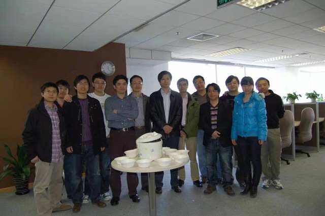 小米创始人团队再聚首雷军感谢12年前一起创业