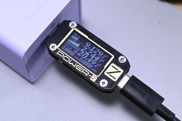 倍思灵傲系列20W Lite插线板评测：实用性与安全性兼备