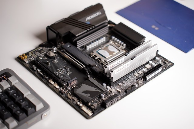 εҪҪDDR5ڴٴD5ڿƼ