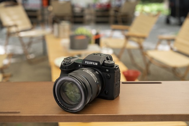 轻量化的旗舰相机 15000元的富士X-H2S值得入手吗？
