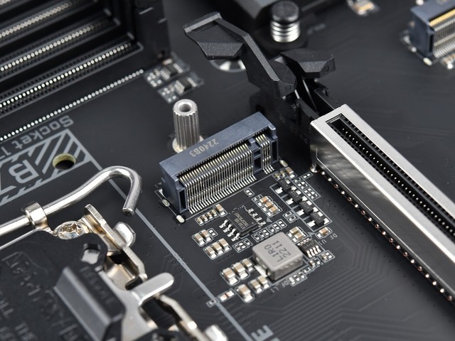 用料强悍技嘉b760小雕ax主板图赏