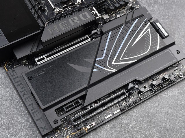 ǰܼ֮ ˶ROG Z890 HEROͼ