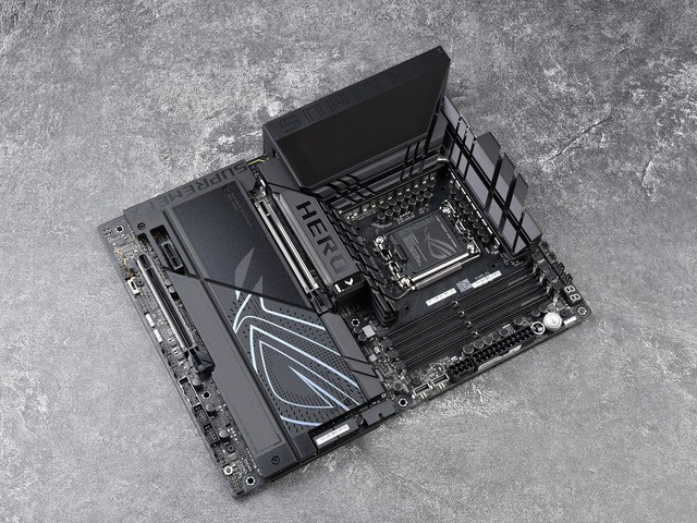 ǰܼ֮ ˶ROG Z890 HEROͼ