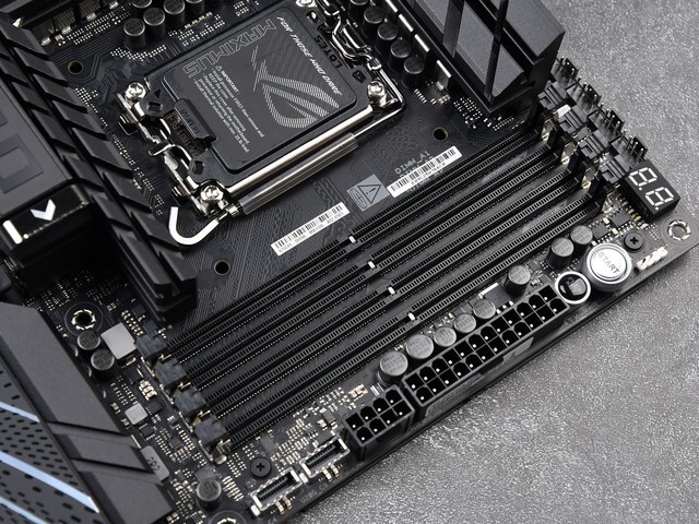 ǰܼ֮ ˶ROG Z890 HEROͼ