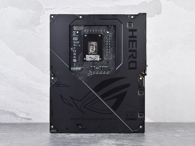 ǰܼ֮ ˶ROG Z890 HEROͼ