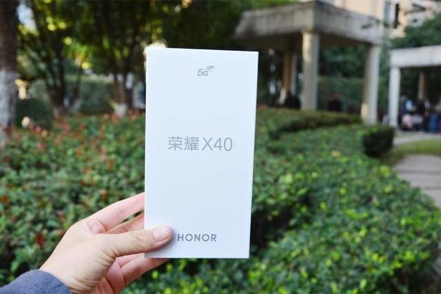 X系列的颜值里程碑,荣耀X40民间测评,千元曲面巅峰之作
