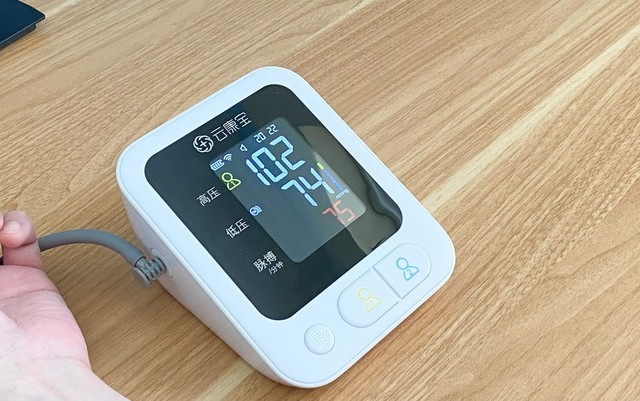 智能手表智能手环测不准,还是用这个专业的更准确