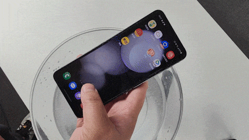 实测三星Galaxy Z Flip5防水功能，“潜水”30分钟也能正常使用