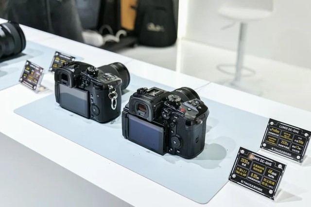 ɫֱ ЯLUMIX S5M2ɶֱ