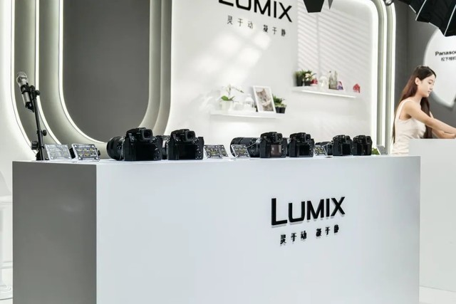 ɫֱ ЯLUMIX S5M2ɶֱ