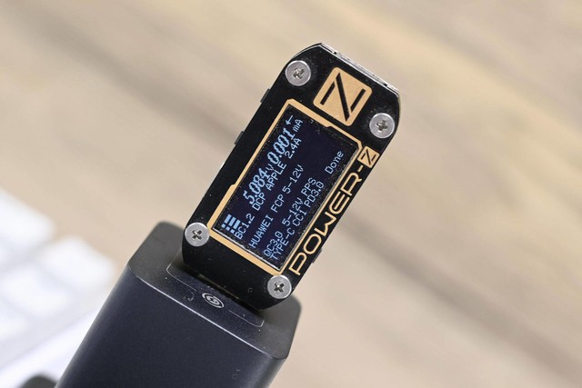倍思氮化镓快充充电器40W评测：小巧轻便的随身快充助手