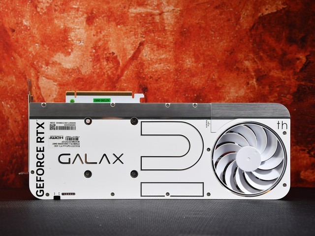 影驰20周年GeForce RTX 4090显卡评测：性能强悍颜值爆表