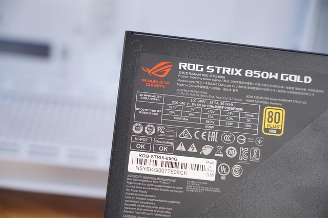 ROG Z690ѩ+TUF GT502 +ROG RTX3080׵ġ