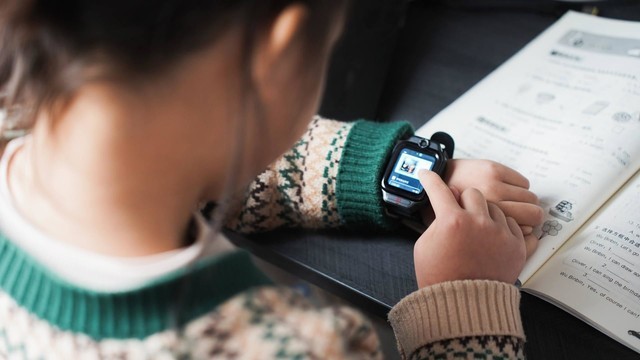 作业帮学习手表X9深度评测:能打电话,能学习