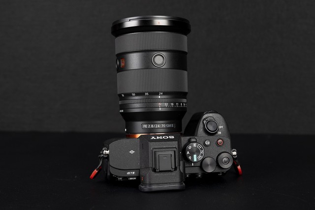 【有料评测】索尼FE24-70mm F2.8 GM II评测：轻量高画质变焦镜头 