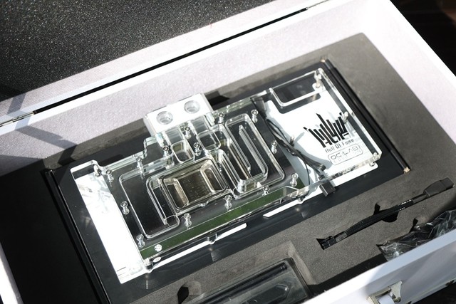 ۷忨ʣӰRTX 3090Ti HOF OC LABѷ 