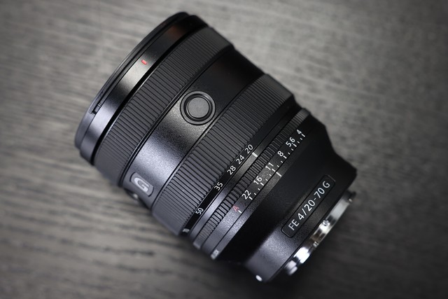 【有料评测】索尼FE20-70mm F4 G镜头评测：拍照视频“通吃”的高素质镜头 