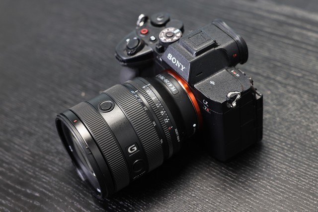 【有料评测】索尼FE20-70mm F4 G镜头评测：拍照视频“通吃”的高素质镜头 