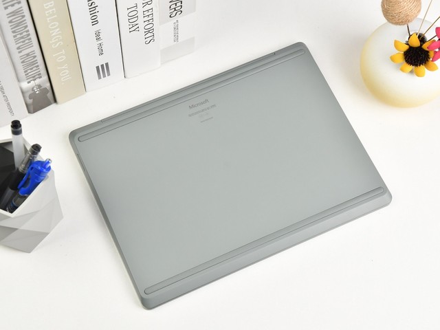 Surface Laptop Go 3飺ٶȴ