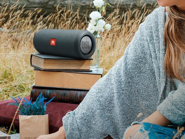 ޡJBL FLIP ESSENTIAL 499 