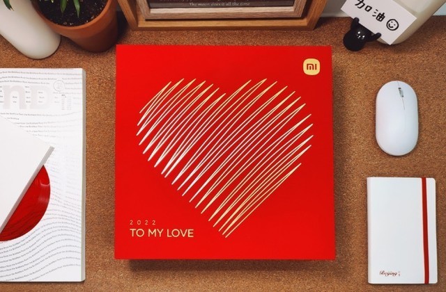 小米推情人节礼盒买小米civi就送一套