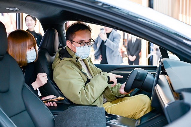 走进来福士 特斯拉Model X Plaid北京巡展正式开启