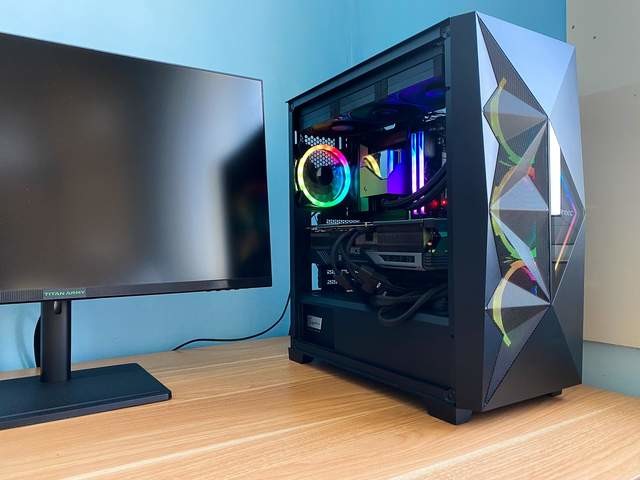 需要换的不止是电源还有它!技嘉RTX 4090 GAMING OC 24G显卡惊鸿一瞥