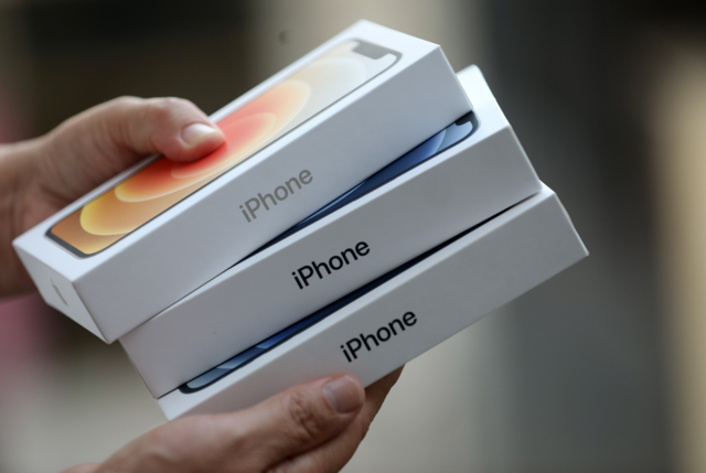 安卓羡慕哭了！曝苹果iPhone 13是2022年全球最畅销OLED智能手机
