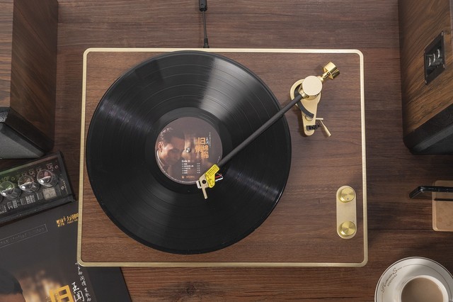 重拾昨日记忆经典与时尚融汇入手coollgeek黑胶唱片机
