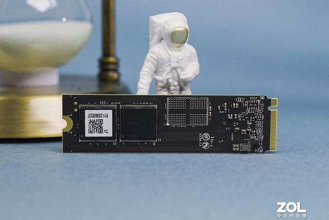 【有料评测】影驰HOF EX 50S固态硬盘评测 PCIe5.0再提速