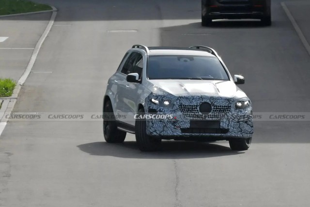 全新奔驰gle谍照曝光车头变化不大轮毂变化大