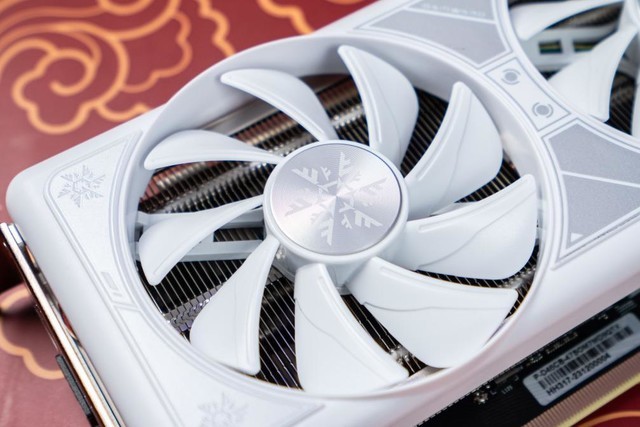 AIܿ쭣GeForce RTX 4070 SUPER ̤ѩMiniܽ