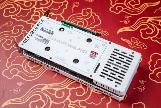 AIܿ쭣GeForce RTX 4070 SUPER ̤ѩMiniܽ