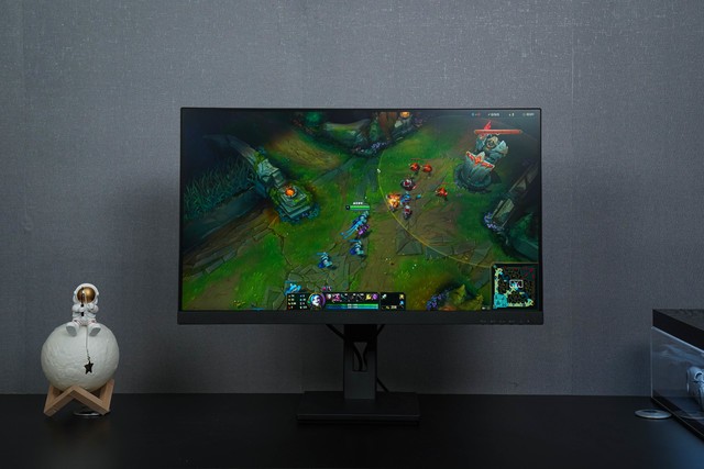 FIFAϵӽǣ219 MiniLED169ʾʵĶԱ