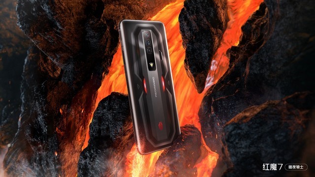 红魔游戏手机7亮相:165hz屏幕 跑分超110万_努比亚 红魔7_手机新闻