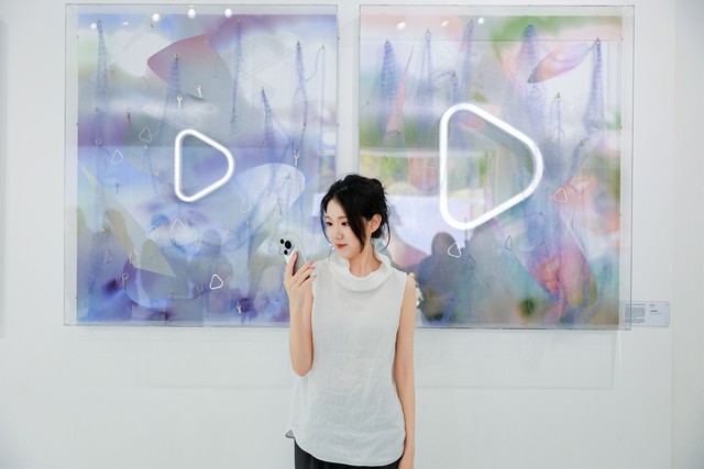  When technology meets art, Huawei Pura70 series reshapes mobile phone aesthetic technology