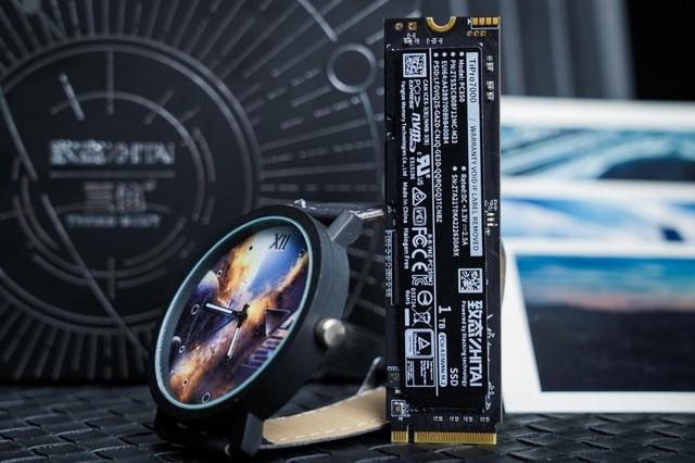 一分钟了解致态TiPro7000三体联名版固态硬盘