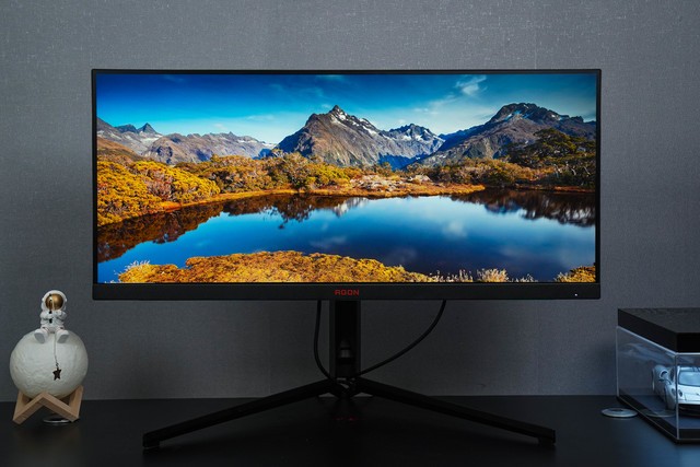 FIFAϵӽǣ219 MiniLED169ʾʵĶԱ