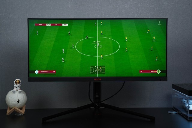 FIFAϵӽǣ219 MiniLED169ʾʵĶԱ